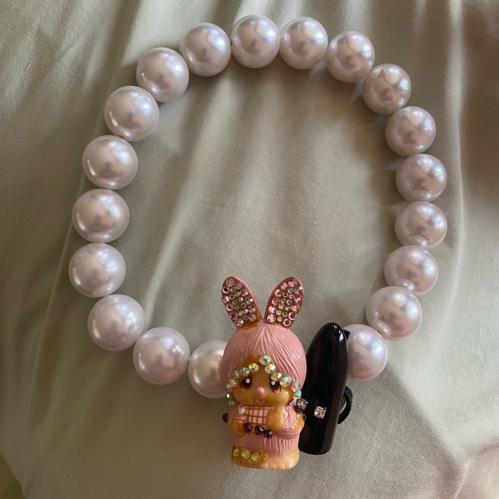 16 inch Big Monchhichi Charm (Bunny) White Pearls Choker Necklace